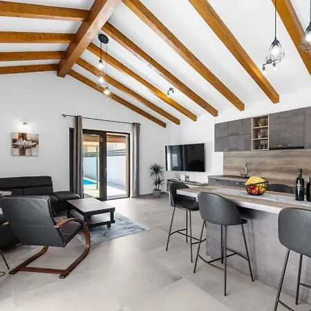 Edera Villa