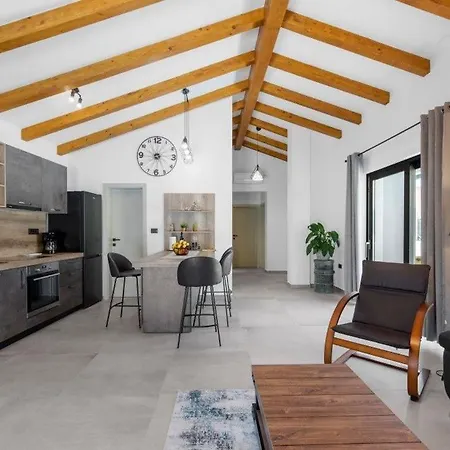 Edera فيلة بالي