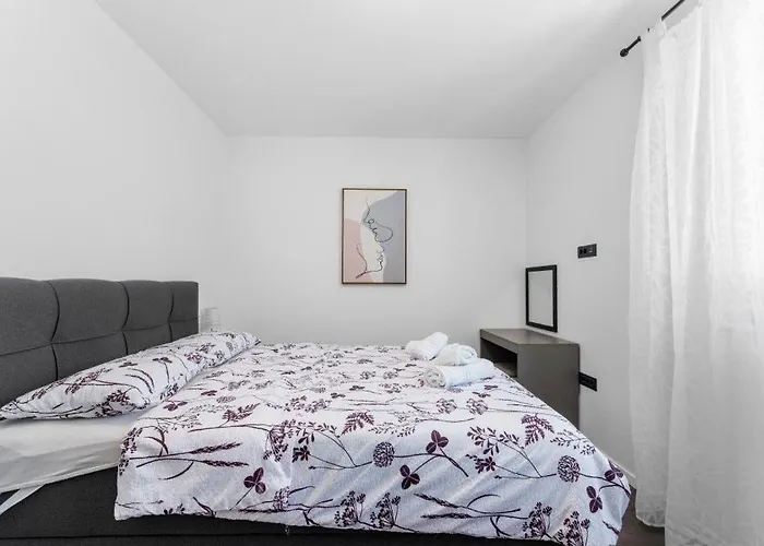 Edera فيلة بالي